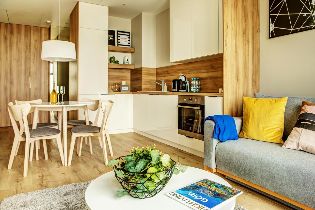 Apartamenty Sky Tower Wrocław Exteriör bild