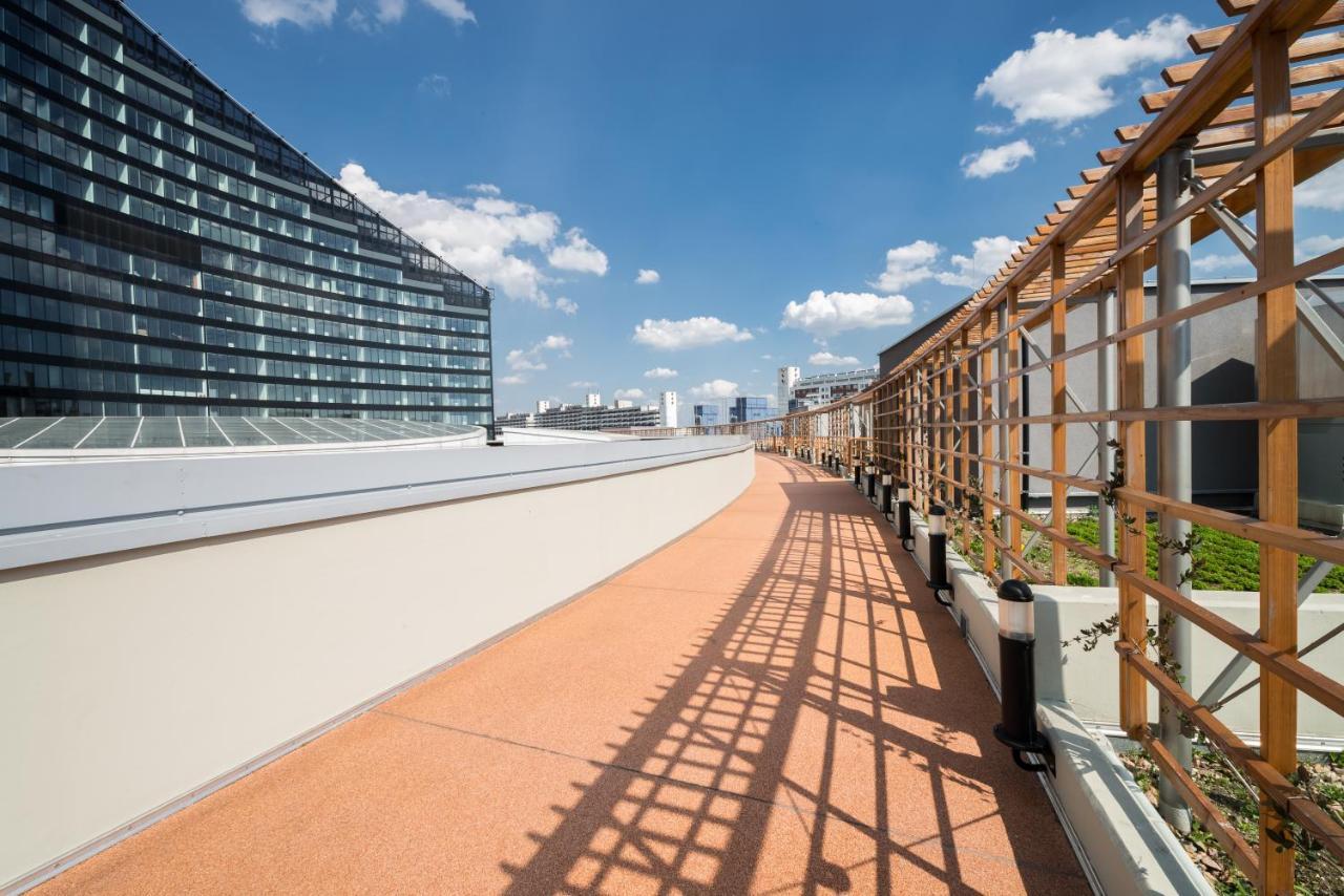 Apartamenty Sky Tower Wrocław Exteriör bild