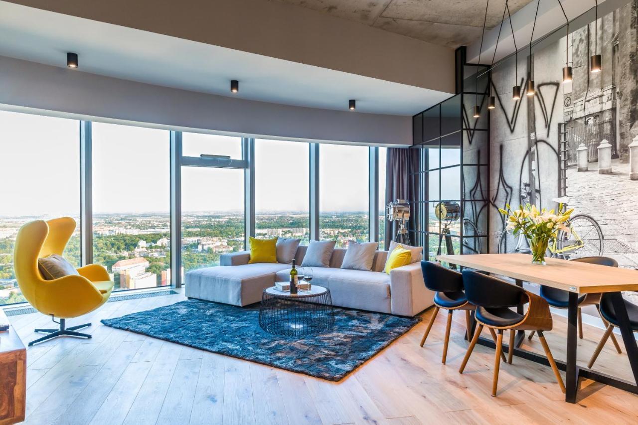 Apartamenty Sky Tower Wrocław Exteriör bild