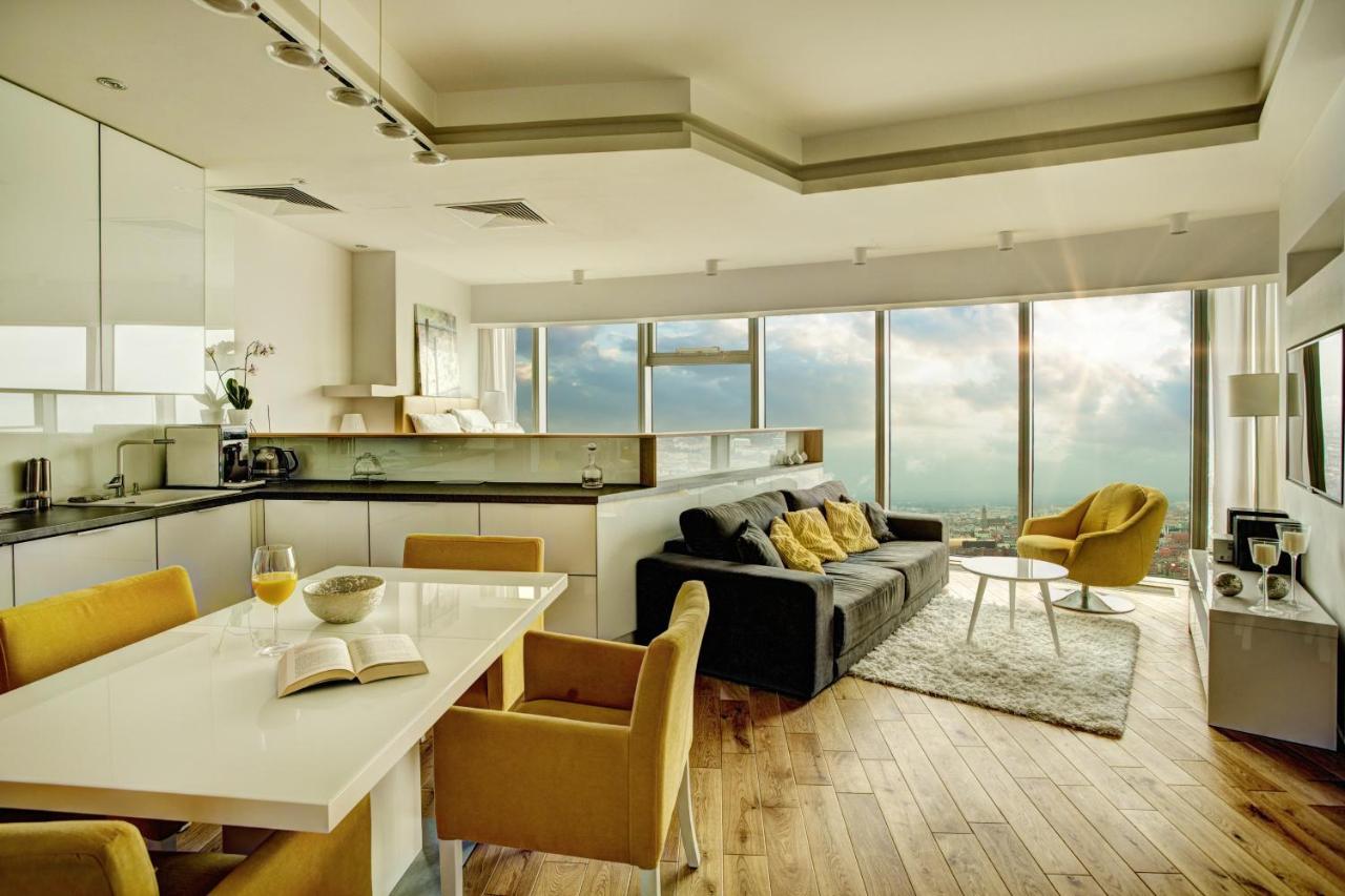 Apartamenty Sky Tower Wrocław Exteriör bild