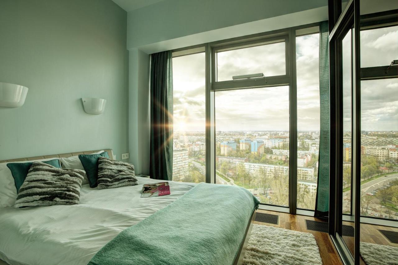 Apartamenty Sky Tower Wrocław Exteriör bild