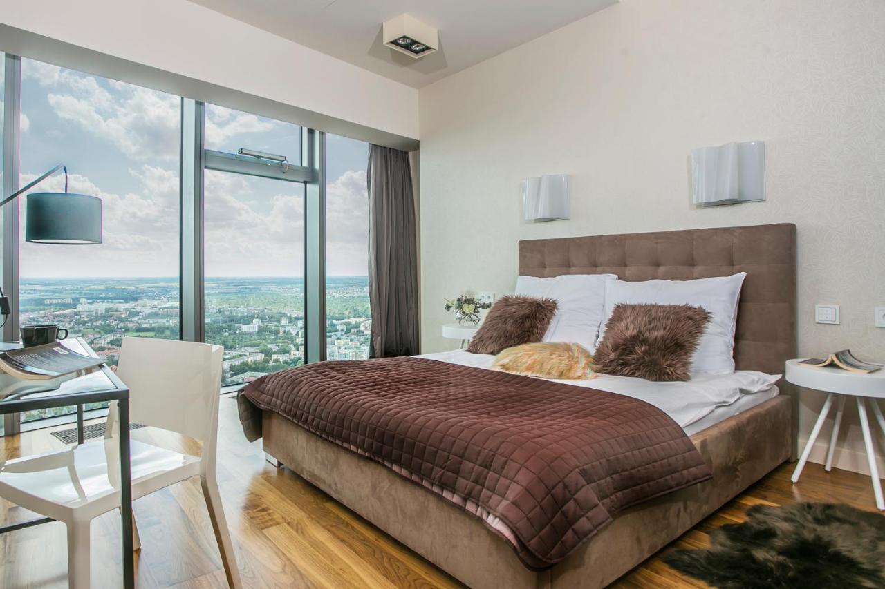 Apartamenty Sky Tower Wrocław Exteriör bild